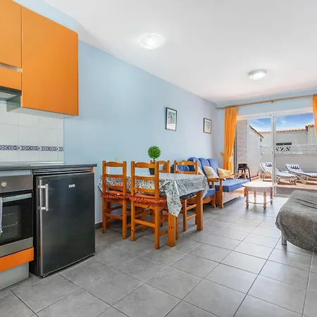 Lejlighed Near The With Huge Terrace, Parking And Wifi