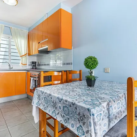 Lejlighed Near The With Huge Terrace, Parking And Wifi *