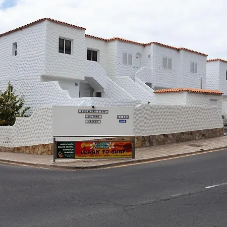 Near The With Huge Terrace, Parking And Wifi Appartement